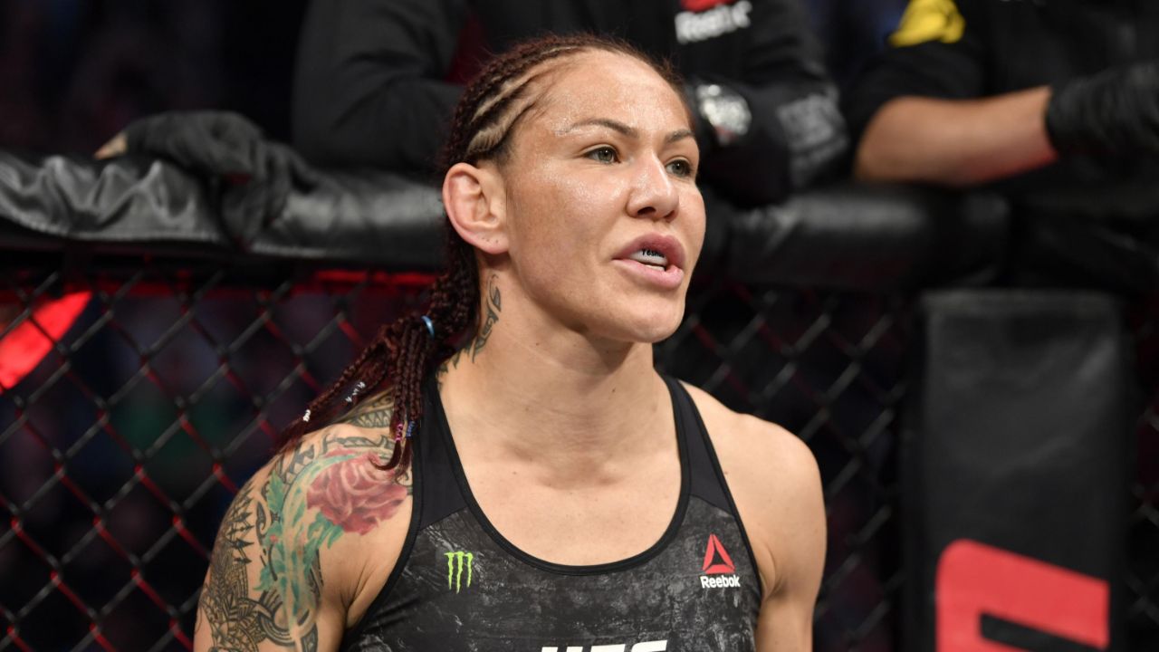 Cris Cyborg's Husband: The MMA Fighter Was Married to Evangelista Santos; Now She's Engaged to Ray Elbe; She Has No Husband, Just a Fiance Currently!