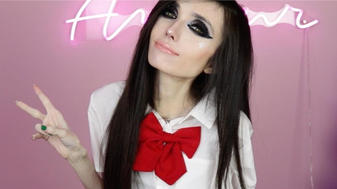 Some viewers claim Eugenia Cooney has undergone a slight weight gain.