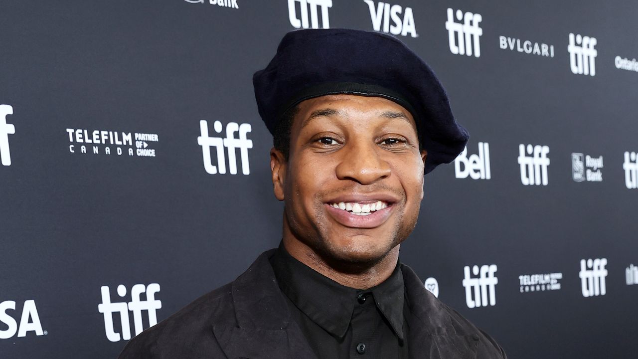 Jonathan Majors has never mentioned having a girlfriend. However, fans suspect he has one in 2023.