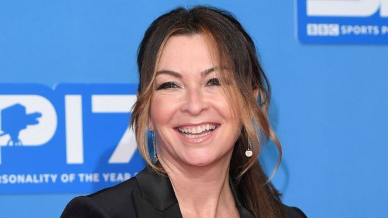 Suzi Perry has a very smooth forehead and face that has led people to believe she has had plastic surgery. 