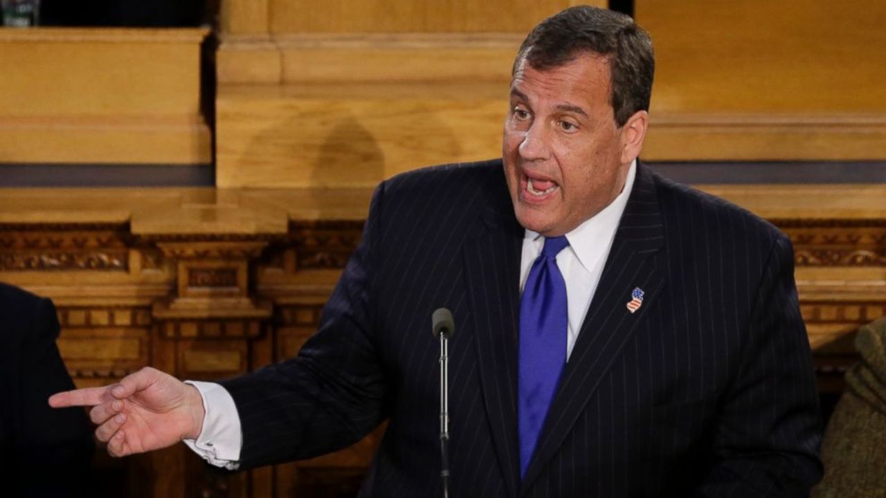 Chris Christie appears to have maintained his weight loss as of 2023.
