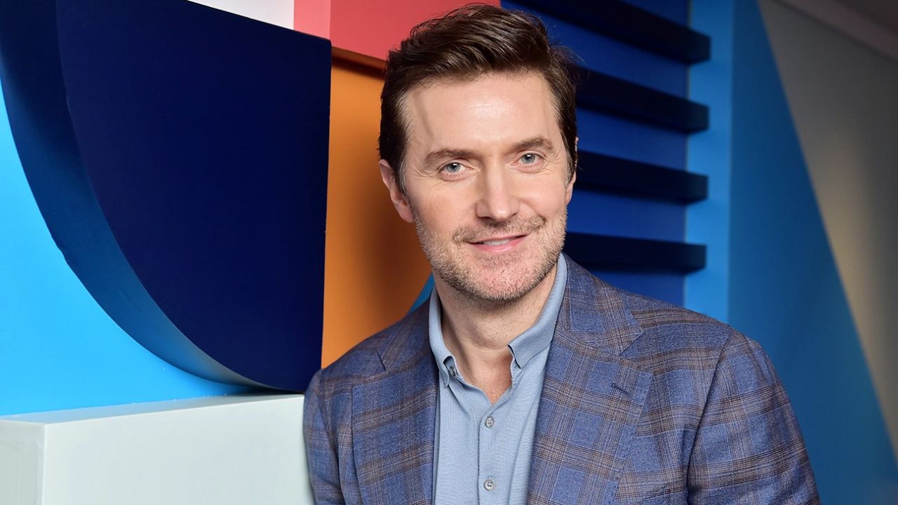 Richard Armitage has never confirmed his sexuality.
