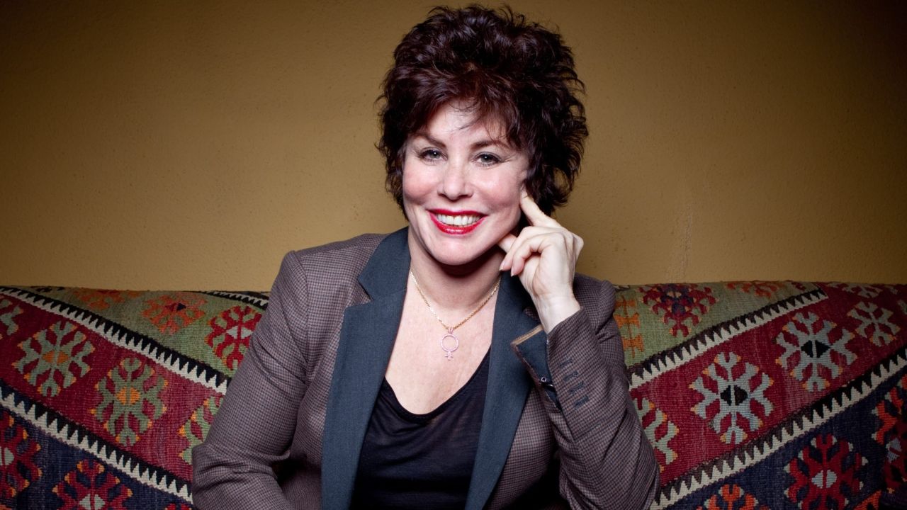 Ruby Wax most likely had plastic surgery to defy aging, her fans believe.
