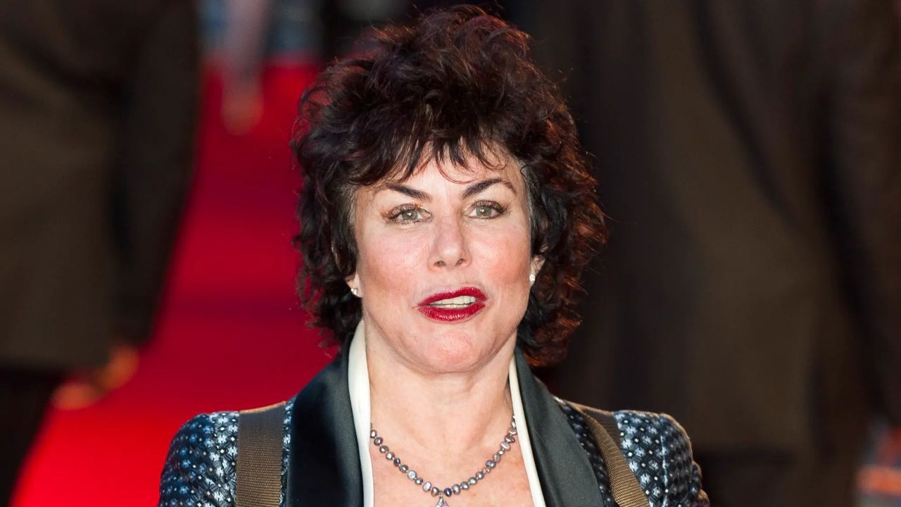 Ruby Wax says she has stopped getting Botox and now uses La Prairie cream in its stead.
