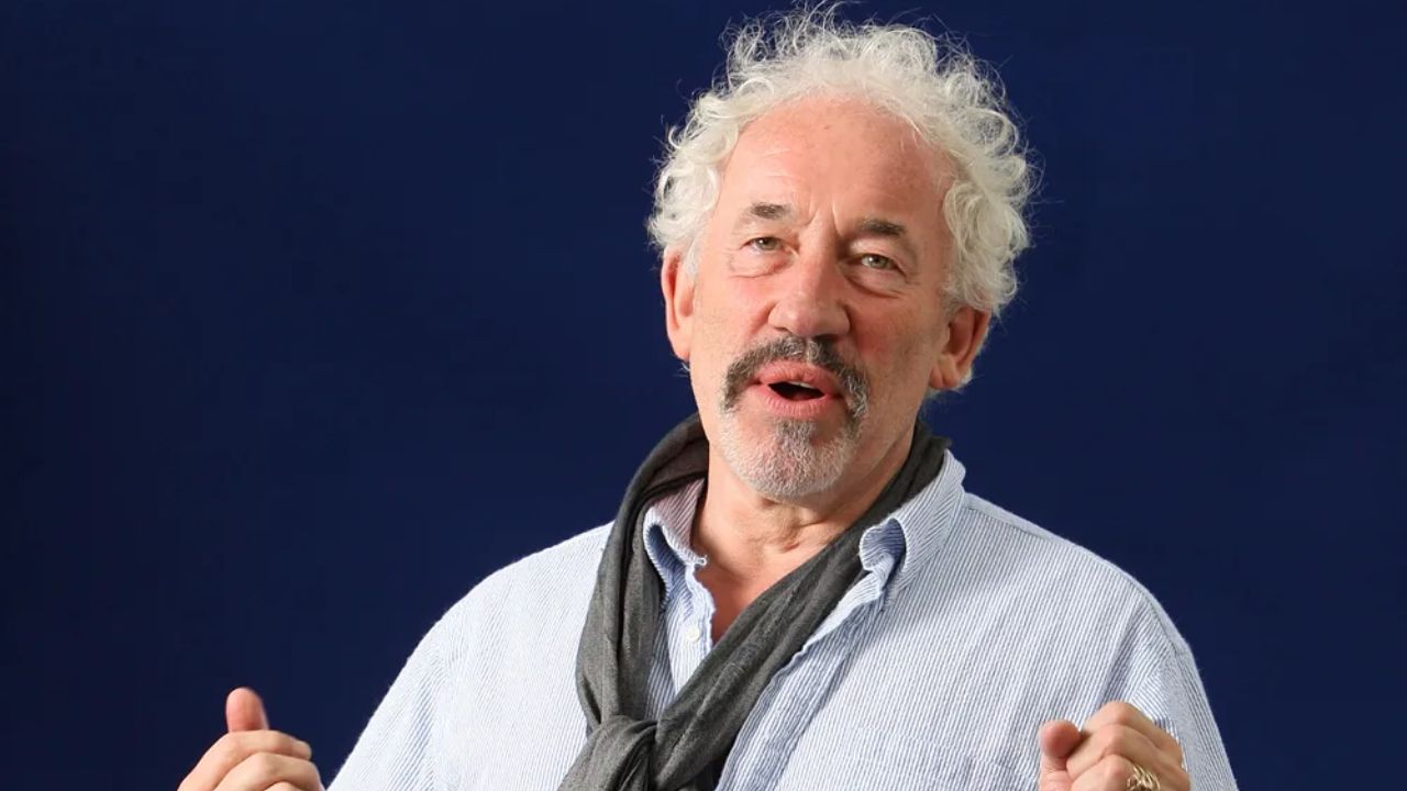 Simon Callow and his husband have an age gap of 34 years. 