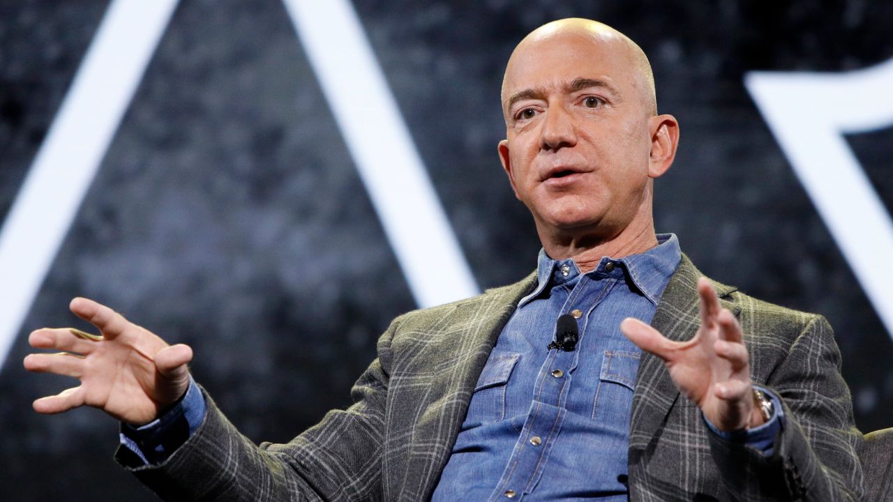 Jeff Bezos was suspected of having fillers and Botox because his face looked too smooth and swollen. houseandwhips.com
