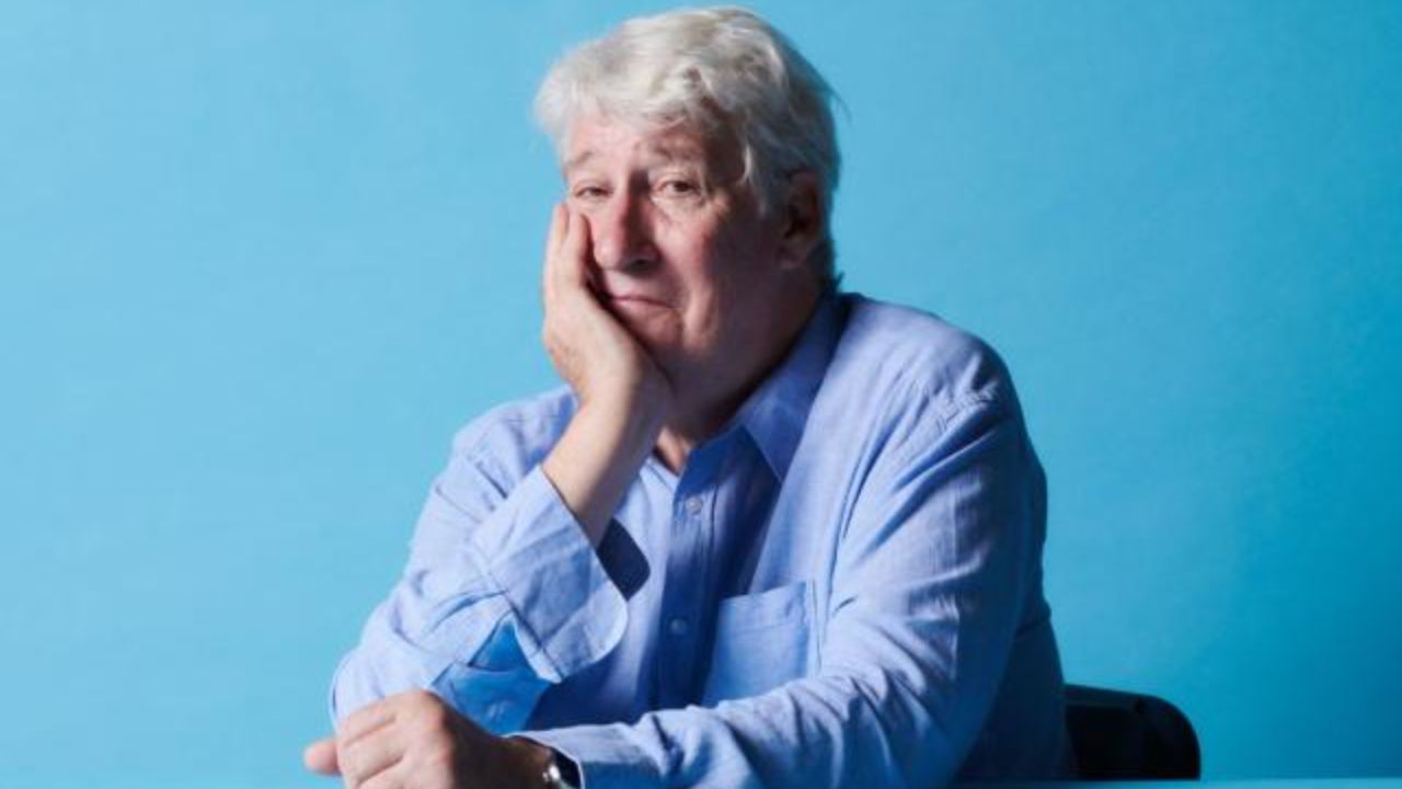 Jeremy Paxman seems to have had a weight gain in the last few years. houseandwhips.com 