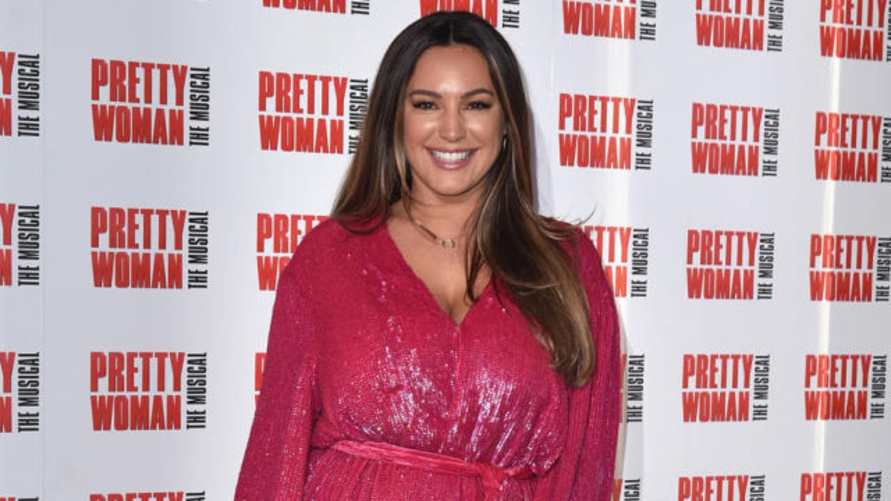 Kelly Brook was very upset about her weight gain initially and said it was a nightmare. houseandwhips.com