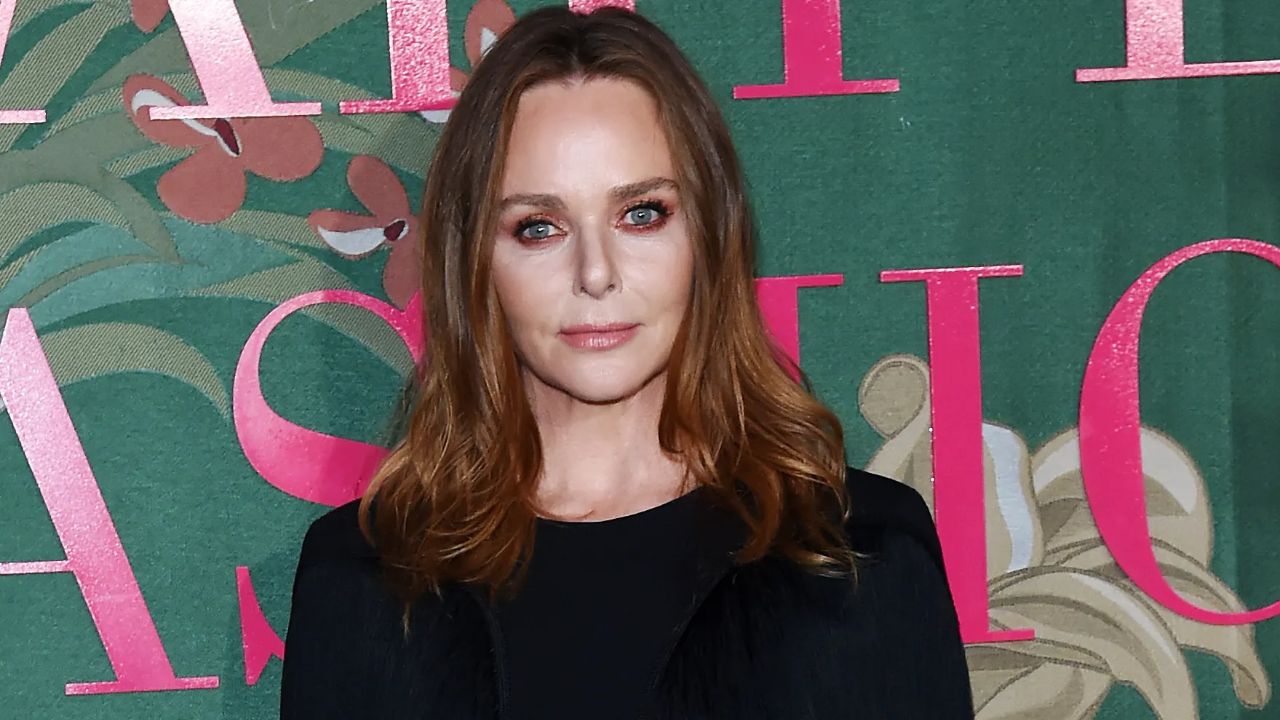 Stella McCartney has a very weird complexion, which prompted plastic surgery speculations. 