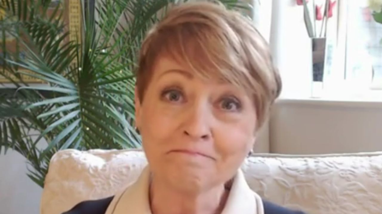 Anne Diamond admitted that she would have been the size of a house if it wasn't for gastric band surgery. houseandwhips.com