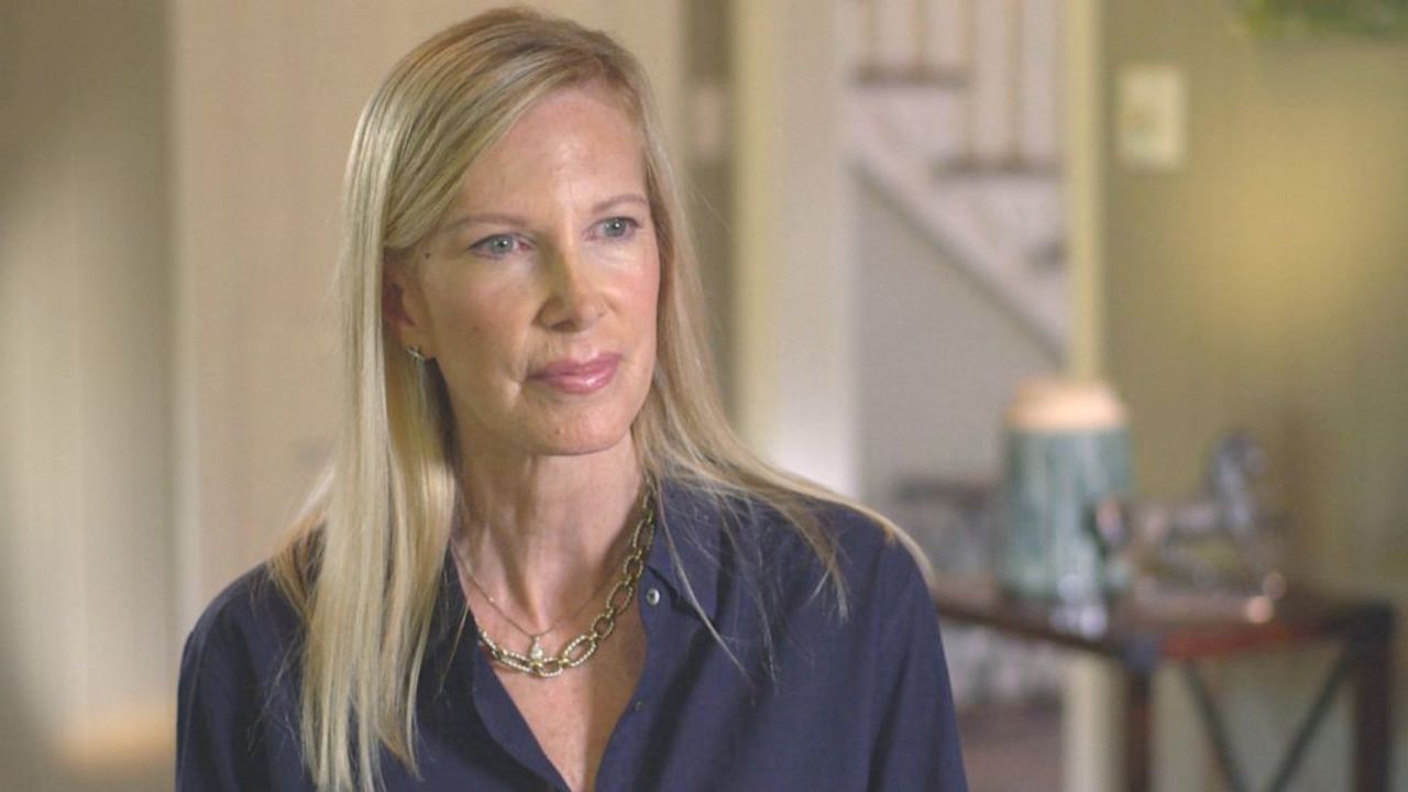 Beth Holloway seems to have had a complete makeover with the help of plastic surgery. houseandwhips.com 