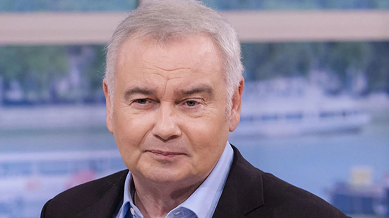 Eamonn Holmes is believed to have had plastic surgery to look young and fresh. houseandwhips.com 