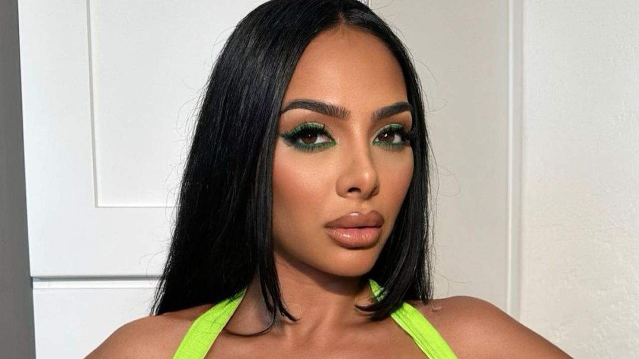 Viewers claim Hamida Soahdah's boob looks artificial. houseandwhips.com