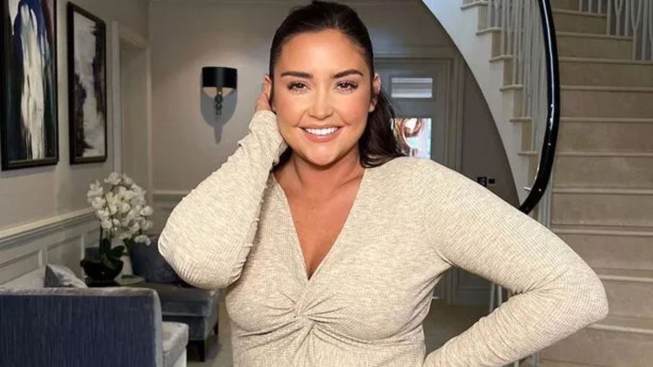 Jacqueline Jossa sparked weight gain speculations because she apparently looked fat and pregnant. houseandwhips.com