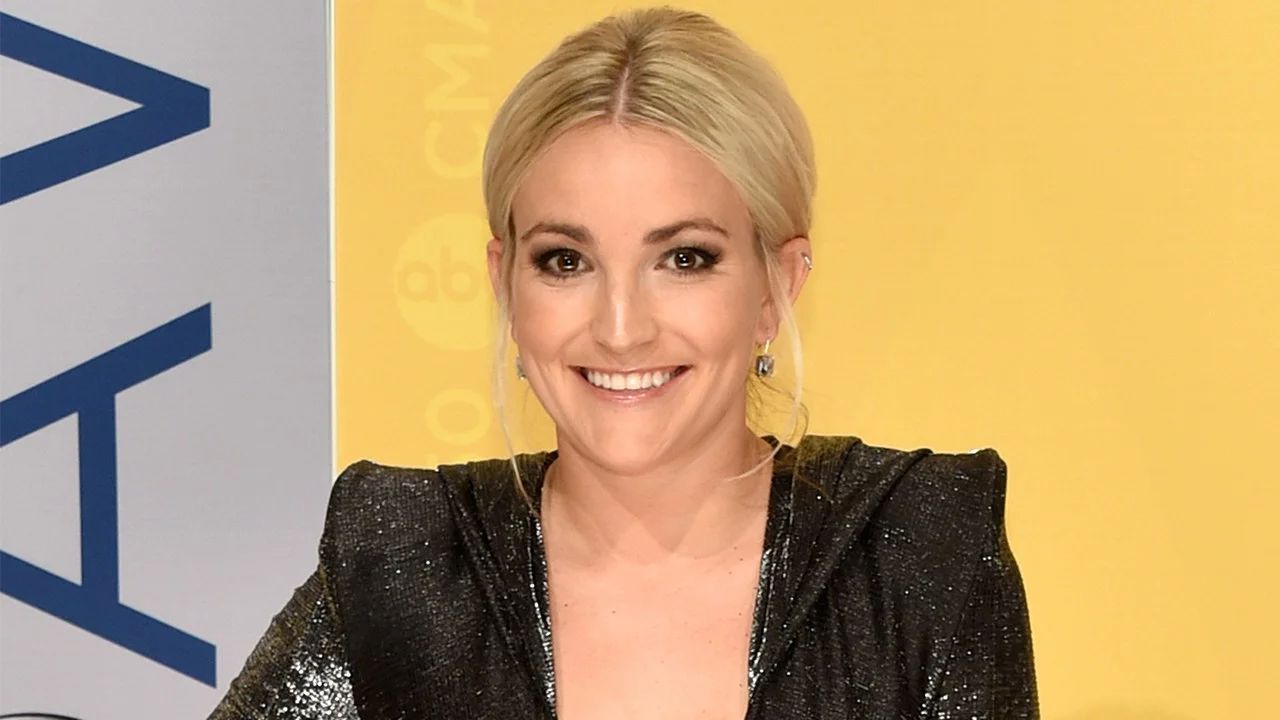 Jamie Lynn Spears is suspected of having plastic surgery on her face and body both. houseandwhips.com