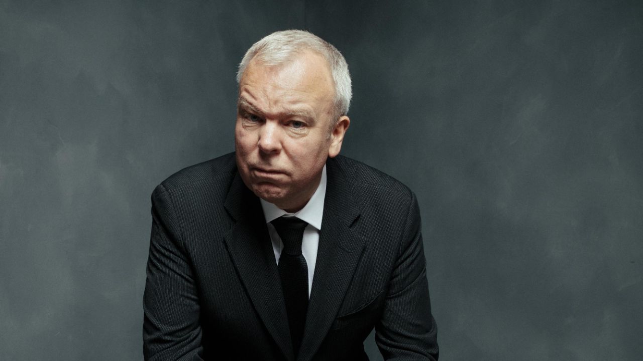 Steve Pemberton's face looked very unnatural in Inside No.9 which sparked plastic surgery speculations. houseandwhips.com 