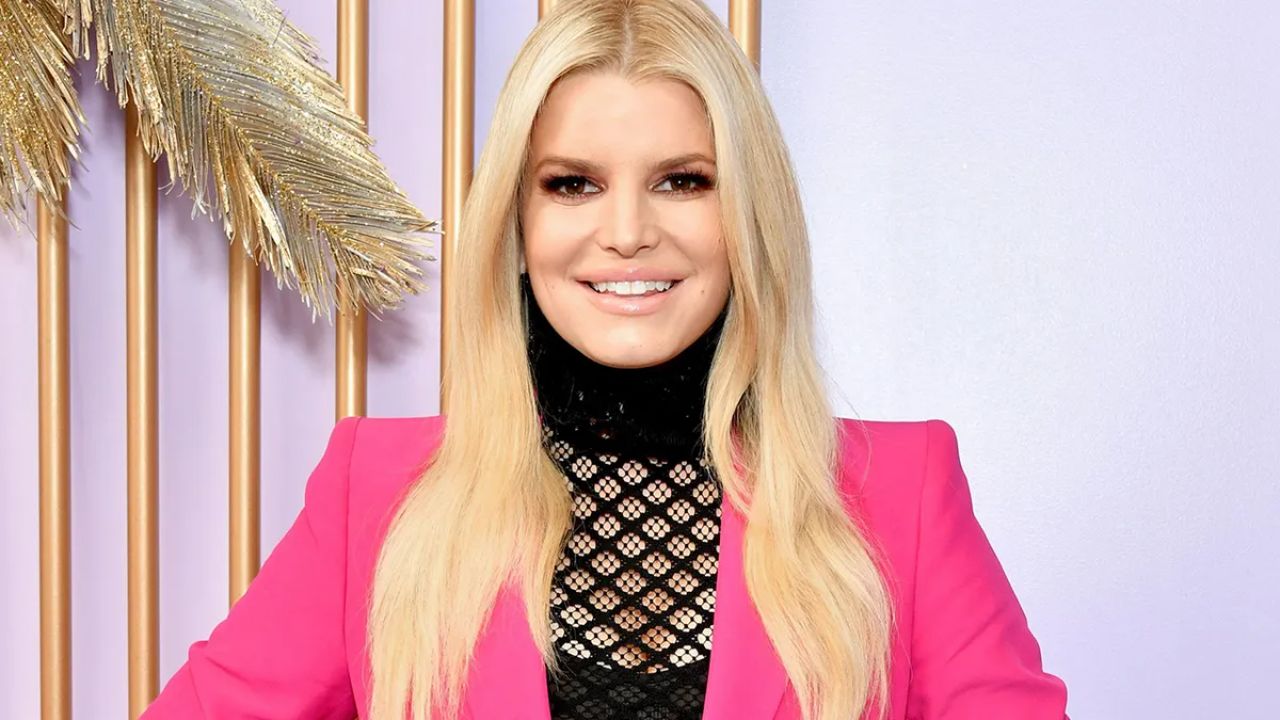 Jessica Simpson's weight gain made her the target of body-shamers and trolls. houseandwhips.com