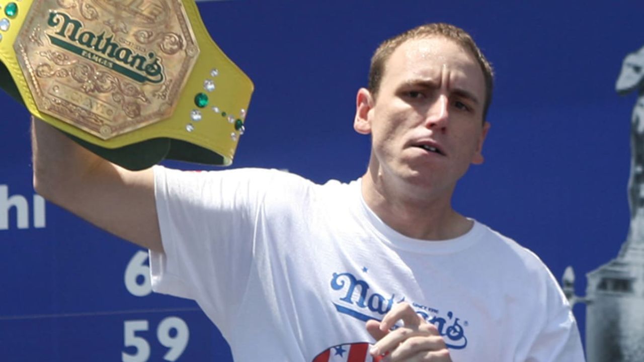 Joey Chestnut's profession makes him deal with many health problems. houseandwhips.com
