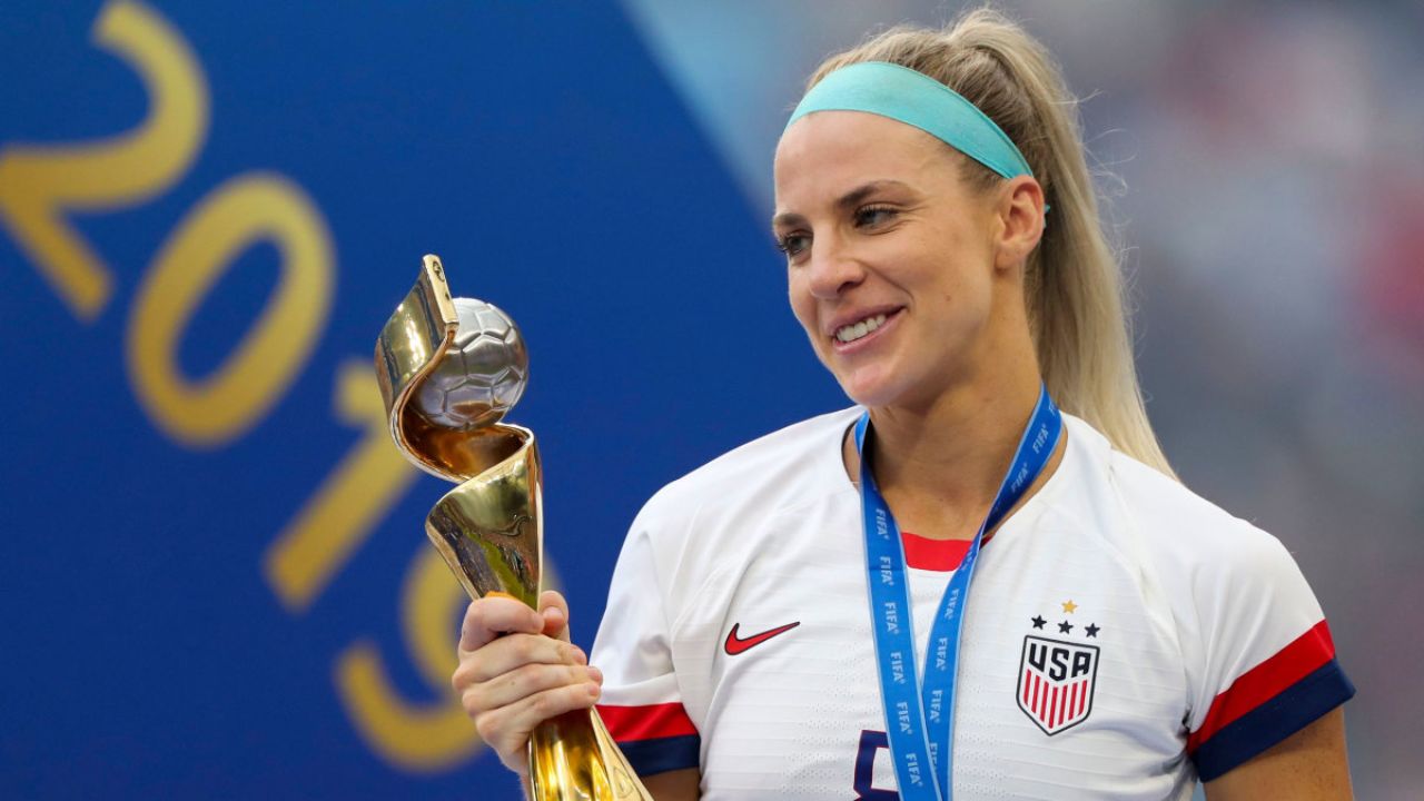 Julie Ertz looked like she had fillers at one point but now, she looks natural. houseandwhips.com