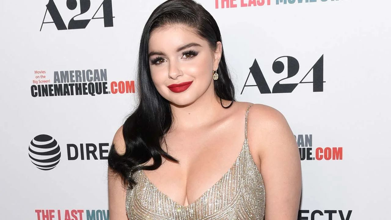 Ariel Winter's fans suspect that she has had plastic surgery on her face. houseandwhips.com