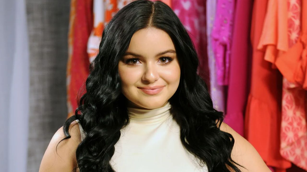 Ariel Winter underwent breast reduction because of the constant back pain. houseandwhips.com
