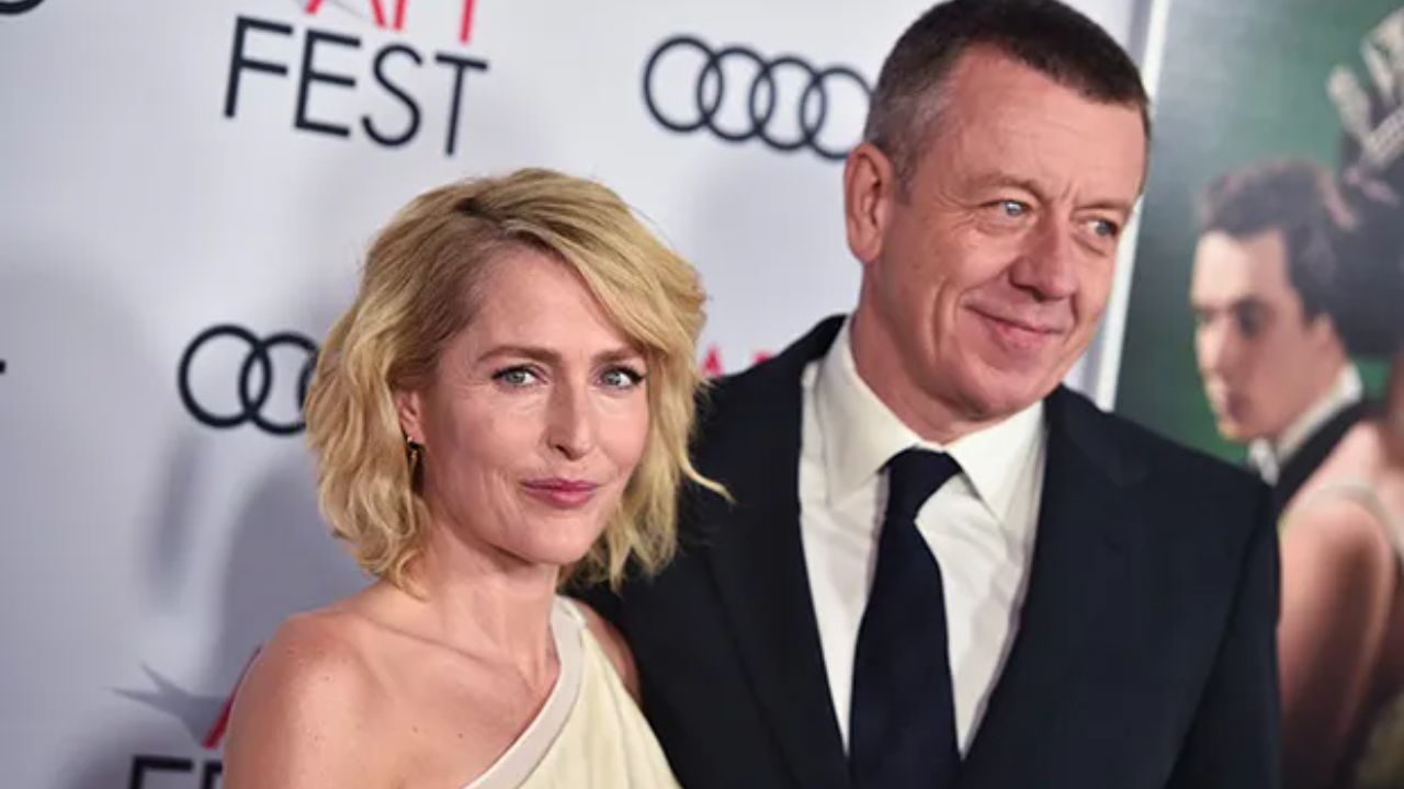 Gillian Anderson and Peter Morgan are reportedly in a relationship again. houseandwhips.com