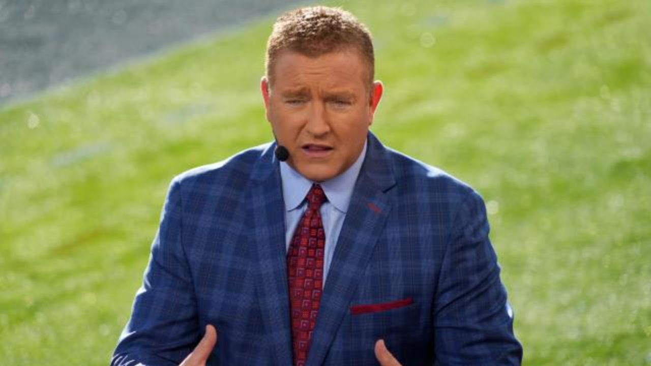 Kirk Herbstreit is speculated to have had a minor weight loss. houseandwhips.com