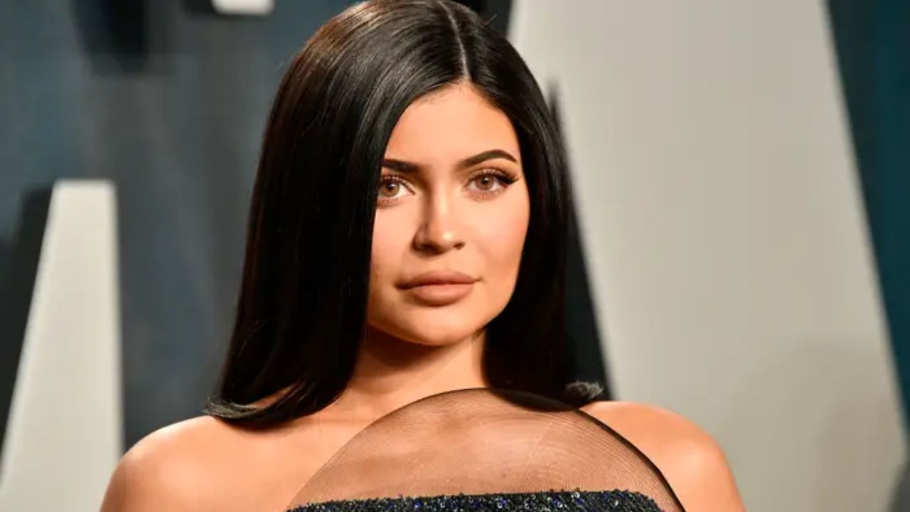 'Kylie Jenner removed BBL' is trending on the internet. houseandwhips.com