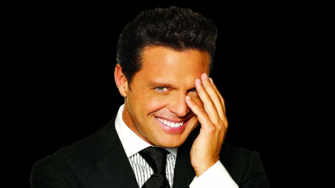 Luis Miguel has yet to respond to the plastic surgery rumors. houseandwhips.com