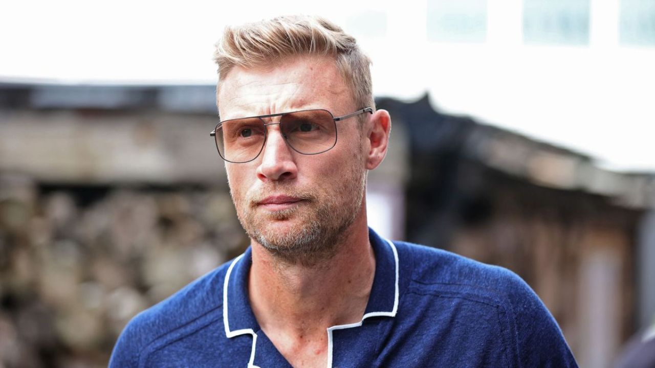 Freddie Flintoff, fans have observed, has had tons of plastic surgery.
houseandwhips.com