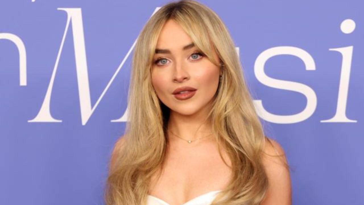 Sabrina Carpenter allegedly had Botox and lip fillers. houseandwhips.com