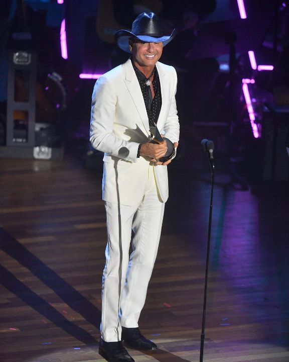 Tim McGraw is said to have undergone plastic surgery to look young. houseandwhips.com