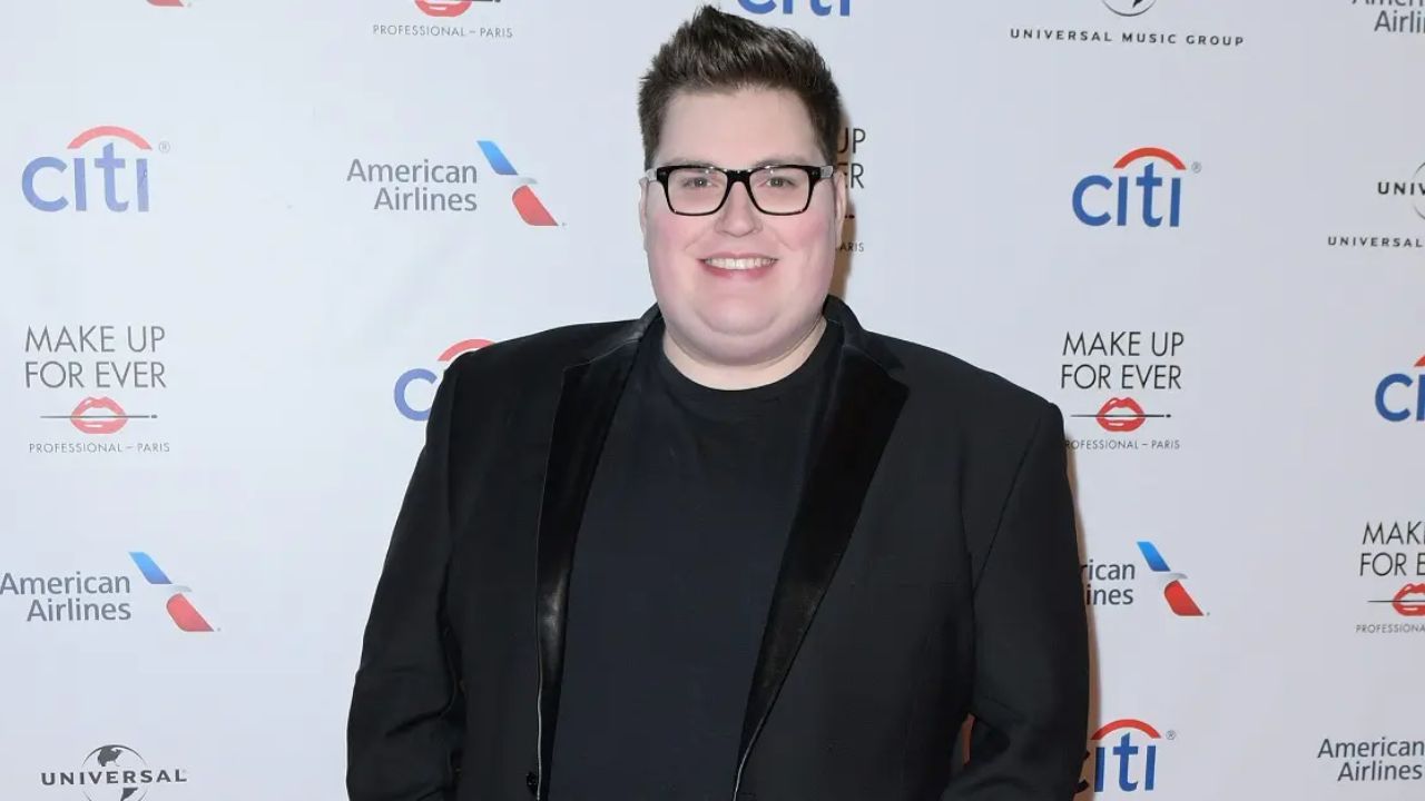 Jordan Smith does not look like he has gotten slimmer. houseandwhips.com