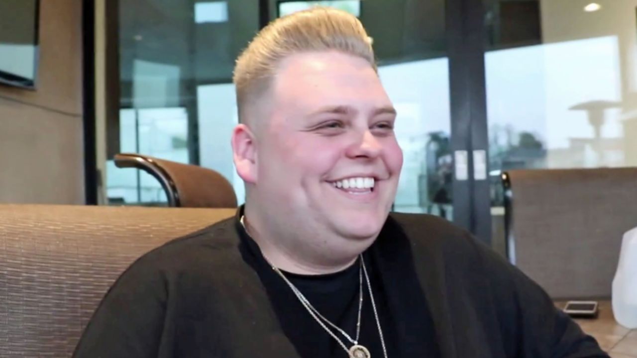 Nick Crompton has had a drastic weight loss in recent years. houseandwhips.com