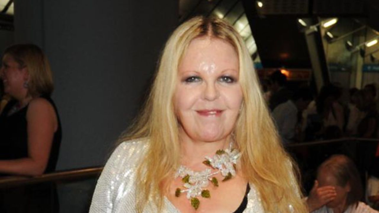 What Happened to Sally Thomsett’s Face? Plastic Surgery or Illness? houseandwhips.com