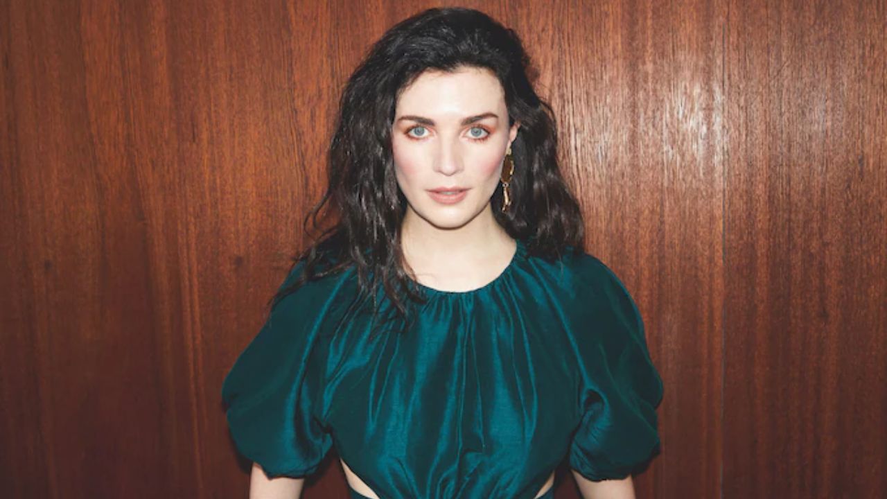 Aisling Bea may have had Botox and fillers. houseandwhips.com