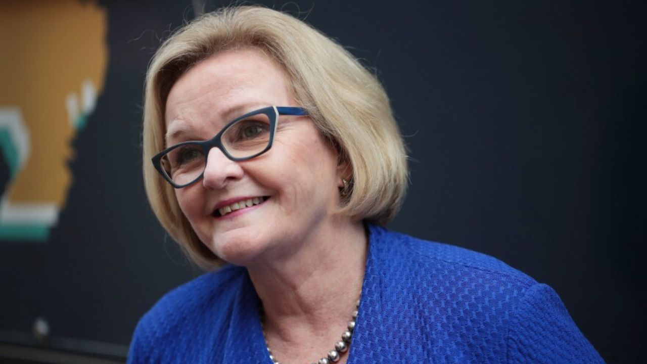 Claire McCaskill appears to have had plastic surgery to look young. houseandwhips.com