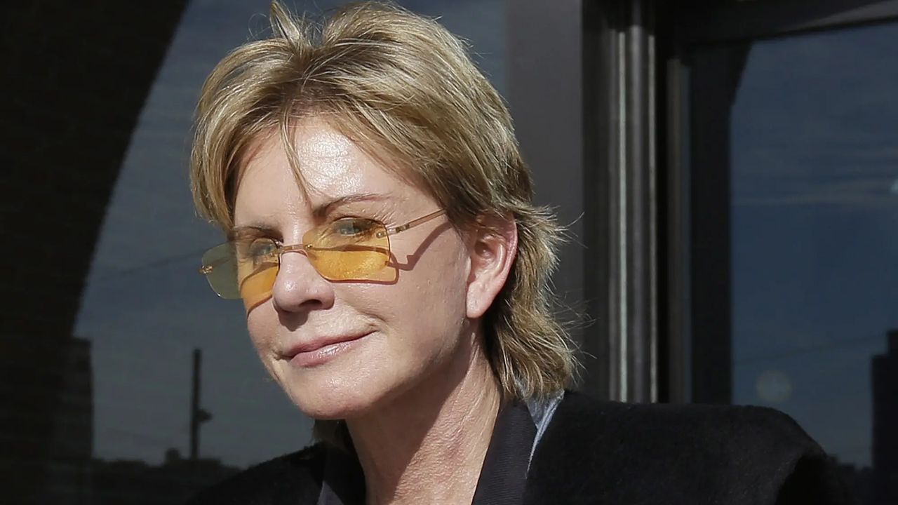 Patricia Cornwell looks very unnatural and weird after all the Botox she has had. houseandwhips.com