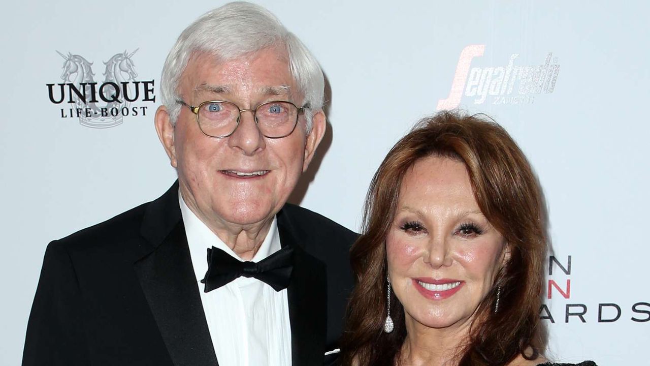 Phil Donahue may have stayed away from cosmetic procedures because of what it did to Marlo Thomas. houseandwhips.com