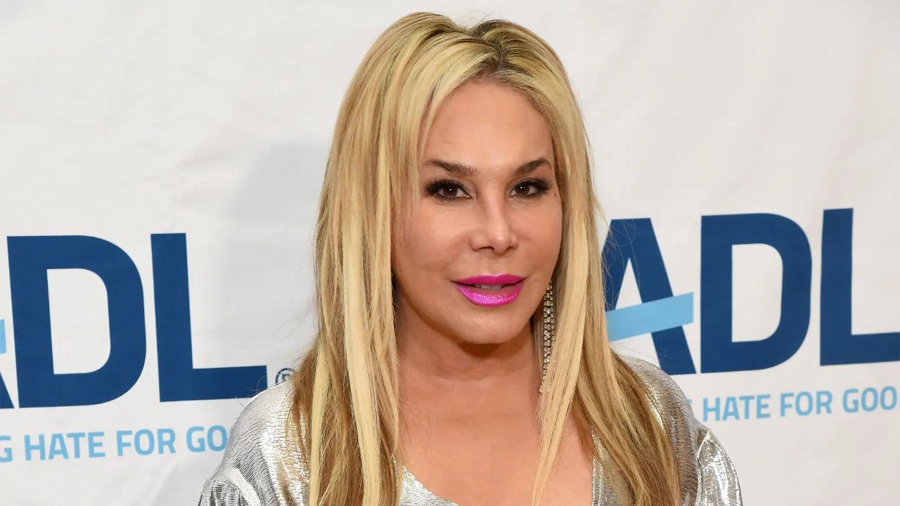 Adrienne Maloof's plastic surgery has turned out horrific. houseandwhips.com