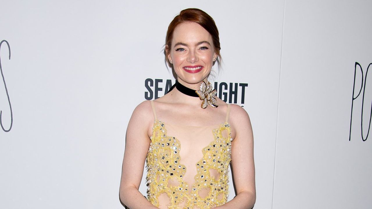 Emma Stone does not identify as Jewish. houseandwhips.com