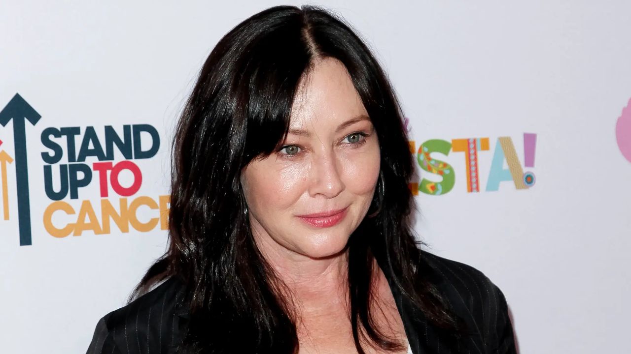 Shannen Doherty has only ever gotten her eyebrows done. houseandwhips.com