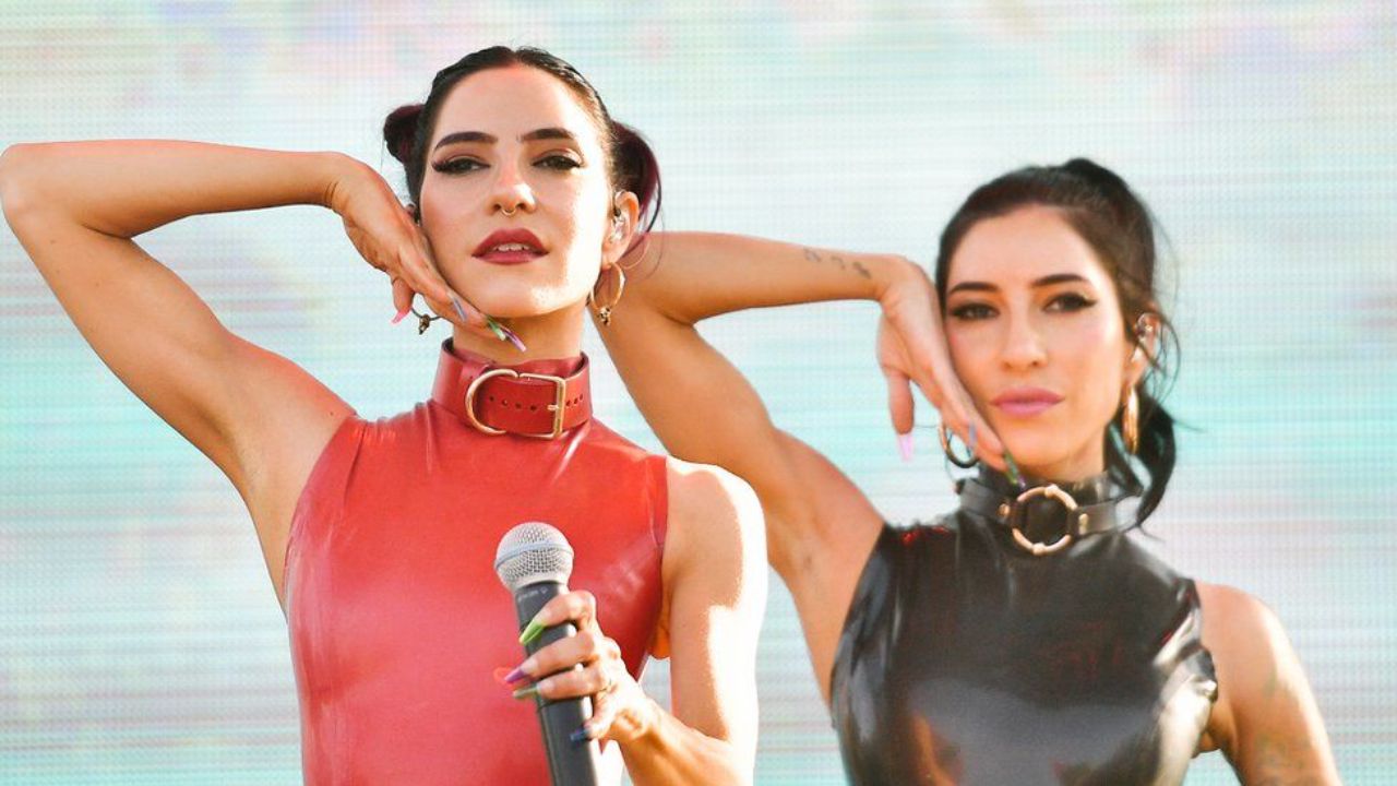 The Veronicas may have gotten plastic surgery to look more identical.  houseandwhips.com