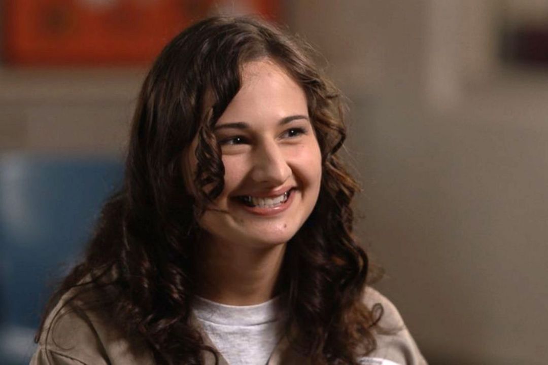 Gypsy Rose Blanchard's silver teeth underwent renewal with the use of fake teeth or dentures. houseandwhips.com