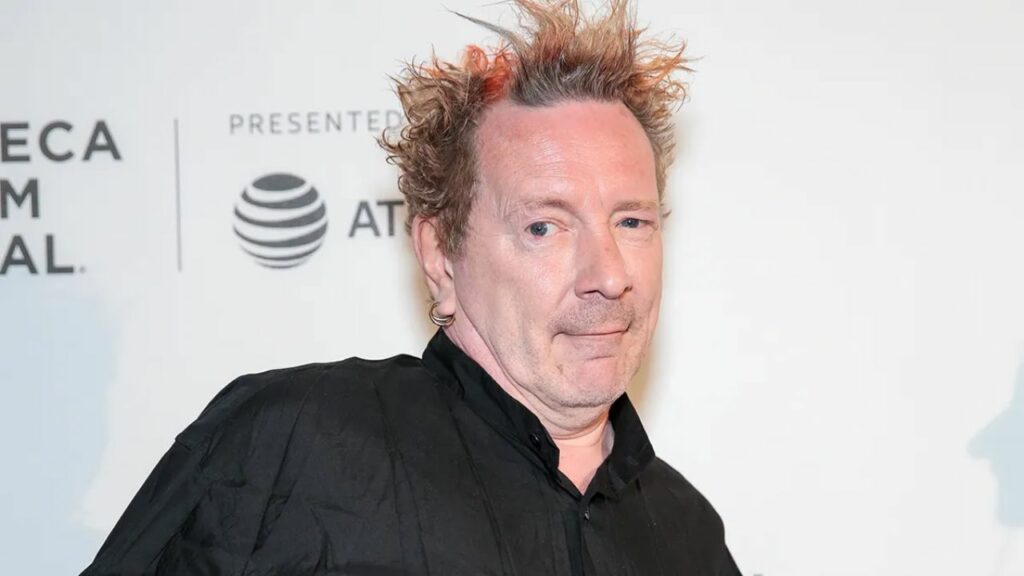 Johnny Rotten underwent weight gain after he lost his wife. houseandwhips.com