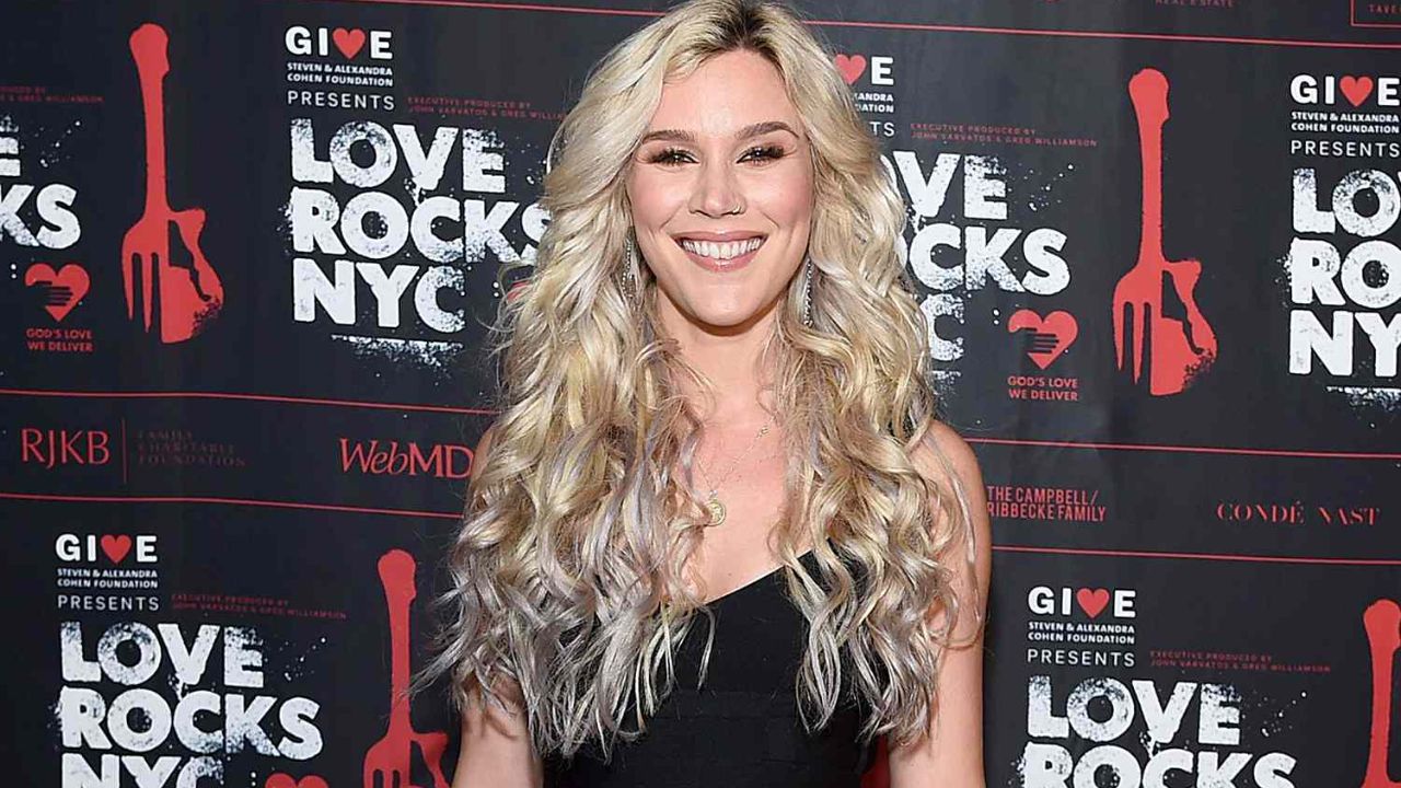 Joss Stone's weight loss speculations is trending on the internet. houseandwhips.com