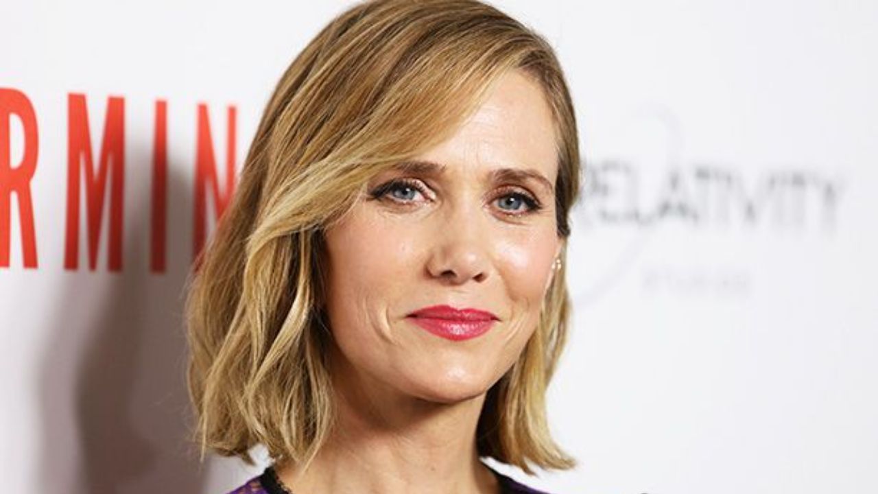 Kristen Wiig has sparked plastic surgery speculations with her new look and new face. houseandwhips.com