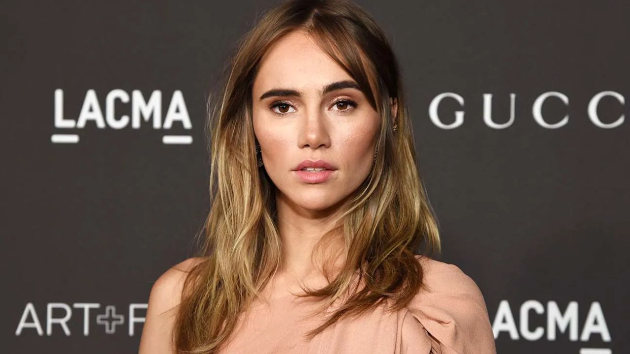 Suki Waterhouse has never admitted to having a nose job or other cosmetic surgery. houseandwhips.com