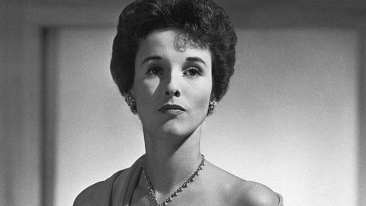 Babe Paley was not without plastic surgery. houseandwhips.com