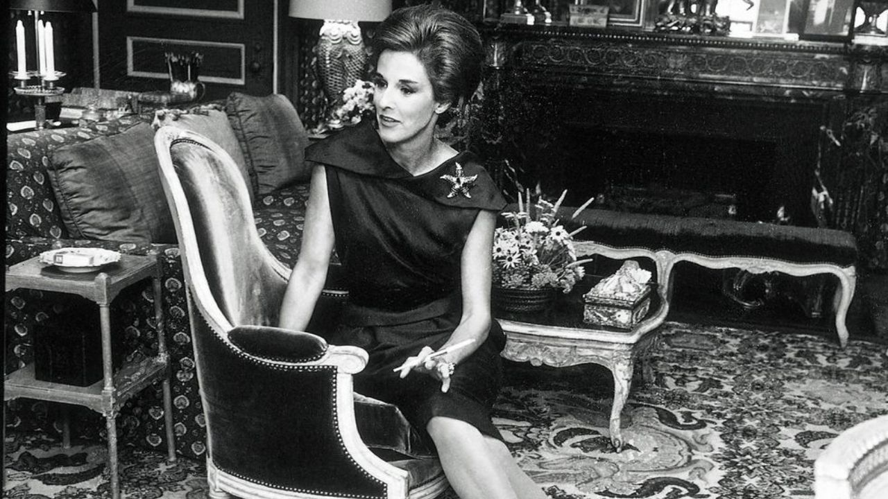 Babe Paley got reconstructive plastic surgery following a car accident. houseandwhips.com